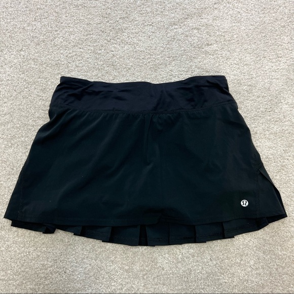Dresses & Skirts - Lululemon Skort Black Size 4